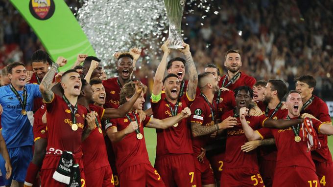 AS Řím slaví vítězství v Evropské konferenční lize