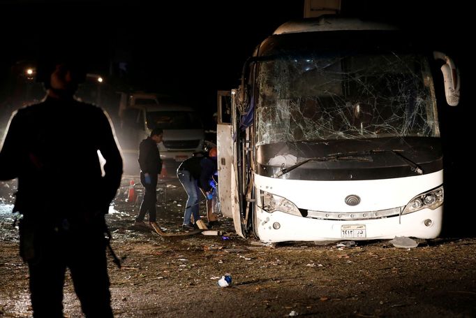 Exploze v autobusu v Gíze.