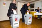 Prezident Zeman s manželkou hlasovali pro Ringo Čecha. Ve svém okrsku byli jediní