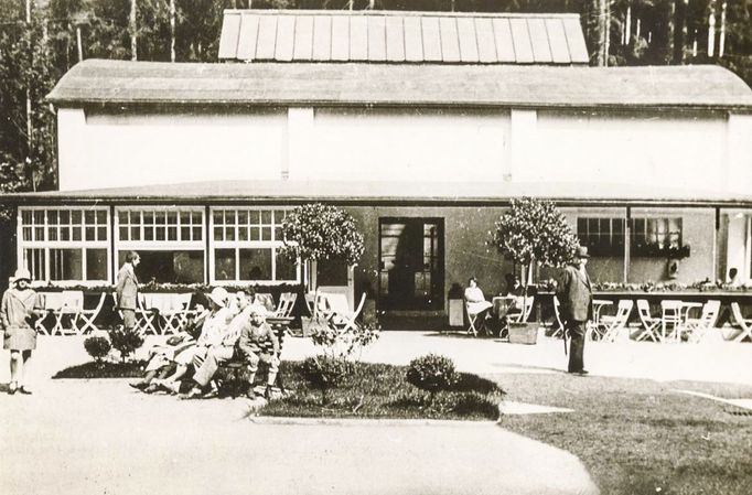 ZOO Liberec slaví 120 let od svého vzniku. Podívejte se na historické momenty a vývoj nejstarší zoologické zahrady v českých zemích od jejího založení v roce 1904.