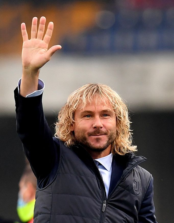 Soccer Football - Serie A - Hellas Verona v Juventus - Stadio Marc'Antonio Bentegodi, Verona, Italy - October 30, 2021  Juventus vice president Pavel Nedved waves to the