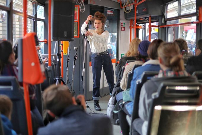 Praha si dnes 17. 11. 2019 připomíná výročí 30 let od sametové revoluce, která vedla k pádu komunistického režimu.