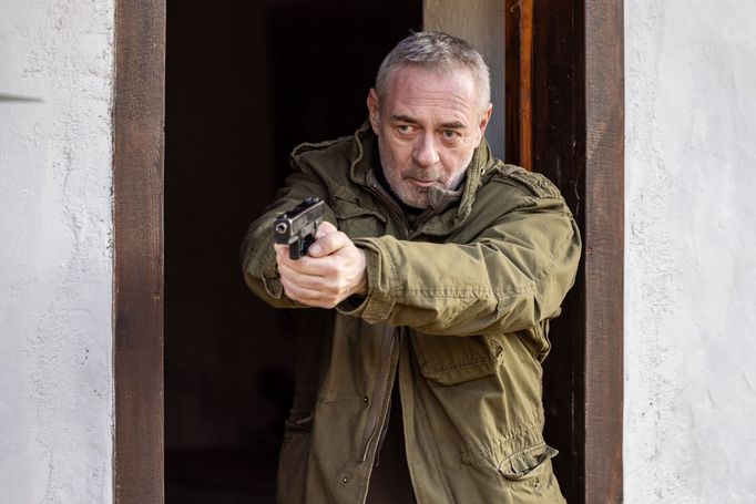 Záběr z nové řady seriálu Kriminálka Anděl. Na snímku Jiří Dvořák jako ostřílený major Dan Frýba.