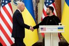 Zelenskyj a Biden podepsali desetiletou bezpečnostní dohodu mezi Ukrajinou a USA