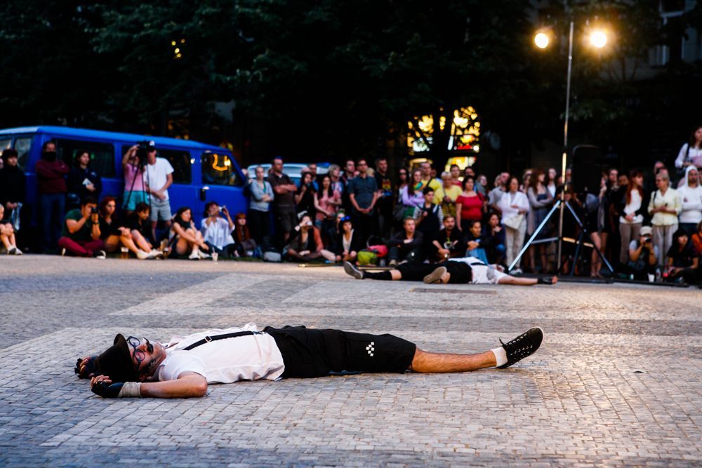 Nultý bod a Za dveřmi