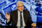 Záhadné lety pro Motol. Od armády je měl zdarma, pojišťovně fakturoval statisíce