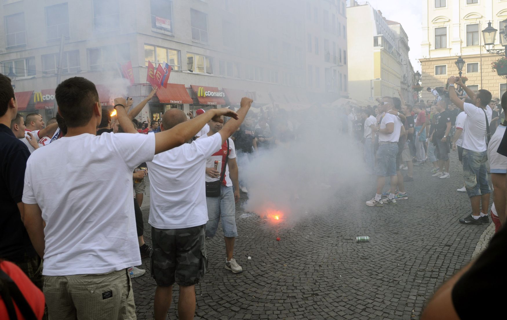 Crvena Zvezda Bělehrad: řádění fanoušků