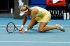 Supertalent padl. Šestnáctiletá Ruska Mirra Andrejevová, přezdívaná "Teen Titán" narazila v osmifinále Australian Open na příliš těžkou překážku. Barboru Krejčíkovou přitom v minulé sezoně ve dvou vzájemných duelech dvakrát smetla.