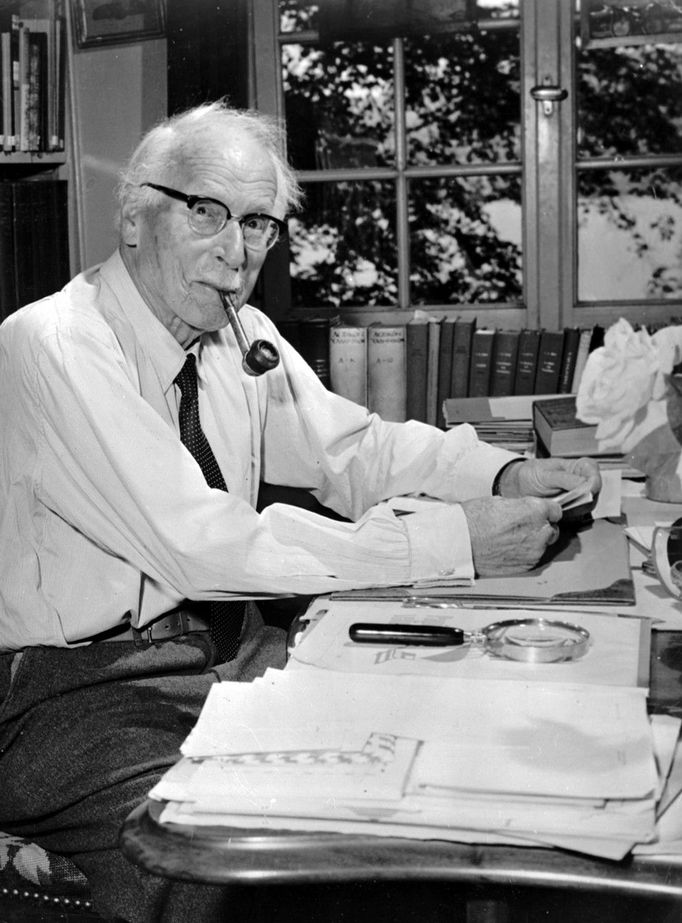 Carl Gustav Jung, švýcarský psycholog a psychoterapeut, zakladatel analytické psychologie.