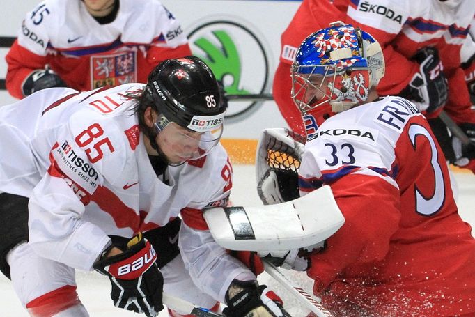 MS 2016, Česko-Švýcarsko: Pavel Francouz (33) - Sven Andrighetto (85)