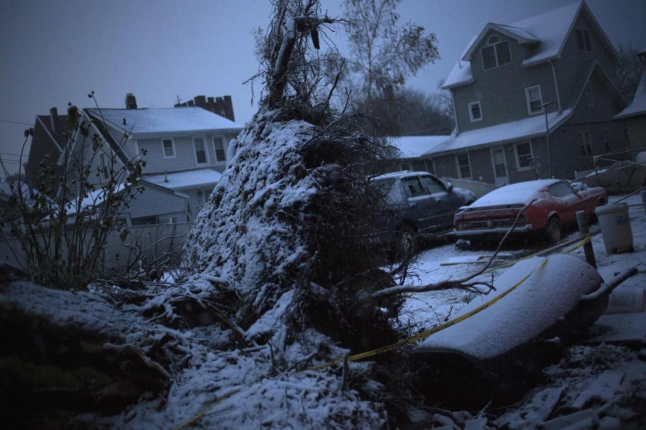 Foto: Newyorčané opět trpí. Po Sandy je zasáhla sněhová bouře.