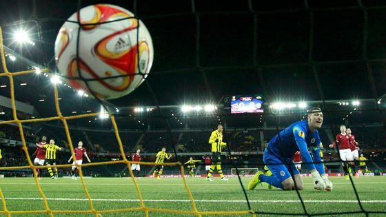 Prohlédněte si fotografie ze čtvrtečního zápasu Evropské ligy, v němž fotbalisté Sparty prohráli v Bernu 0:2 a definitivně tak přišli o šanci postoupit do jarní části soutěže.