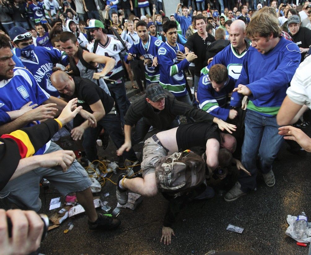 Nepokoje ve Vancouveru po finále Stanley Cupu