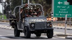 Džíp s izraelskými vojáky jede k Pásmu Gazy.