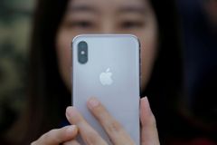 Applu se přestává dařit. Prodej iPhonů v Číně "nenaplnil očekávání", ceny jsou vysoké