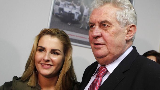 Miloš Zeman se svou dcerou.