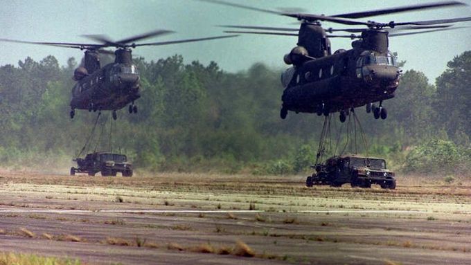 V Afghánistánu havaroval vrtulníku typu Chinook. Zahynulo 10 amerických vojáků.
