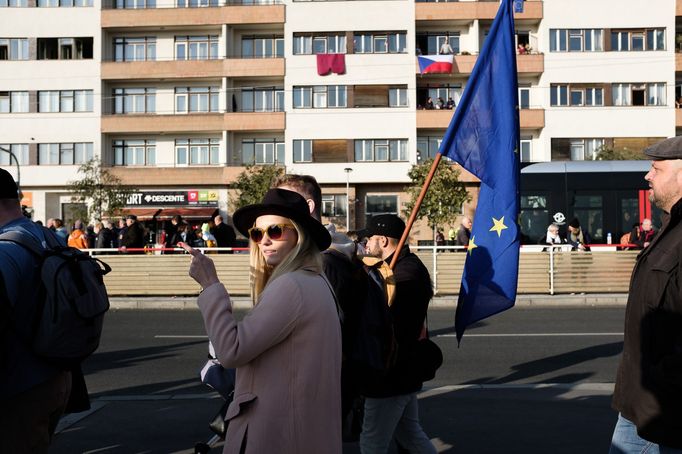 Lidé z Letné (demonstrace 16. listopadu 2019)