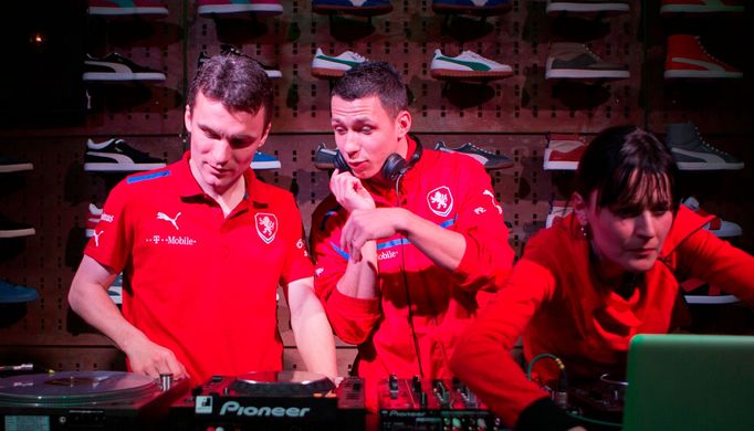 Reprezentace jako DJs: Lafata, Suchý a Nika 77