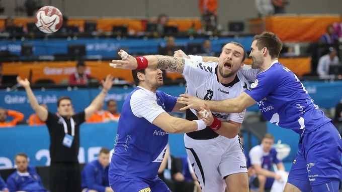 Island sice s českým týmem prohrál, ale dnešní triumf nad Egyptem ho poslal do osmifinále.
