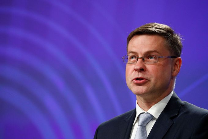 Eurokomisař pro euro a sociální dialog Valdis Dombrovskis