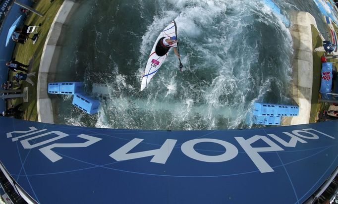 Kajakářka Štěpánka Hilgertová postoupila do čtvrtečního semifinále olympijského závodu ve vodním slalomu.