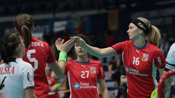 FOTO České florbalistky snadno pronikly do semifinále
