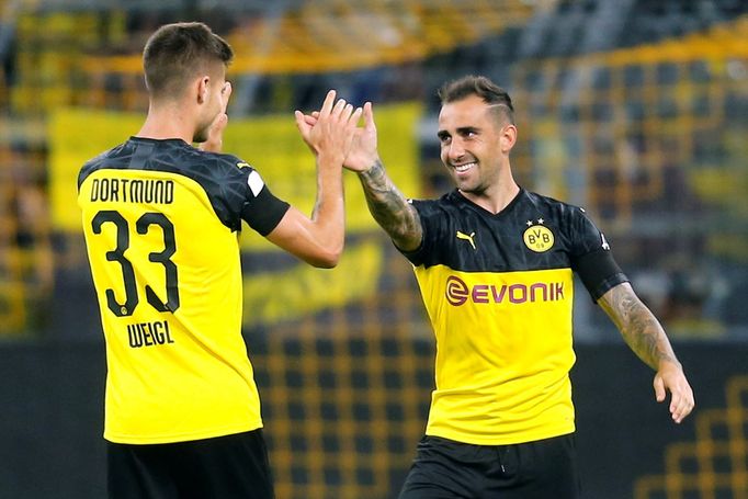 Paco Alcacér a Julian Weigl v německém Superpoháru 2019