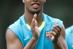 Ronaldinho možná zamíří do Anglie. Chce ho Šinavatra