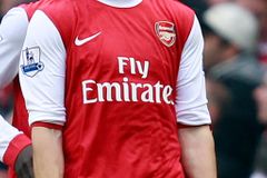 Potvrzeno: Nasriho z Arsenalu koupil Manchester City