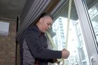 "Nelezte pod auta. Bezpečno je v koupelně." Lidé v Kyjevě se připravují na nejhorší