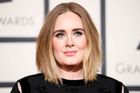 Adele odmítla zpívat na Super Bowlu. Pořadatelé se brání, že jí žádný koncert nenabídli