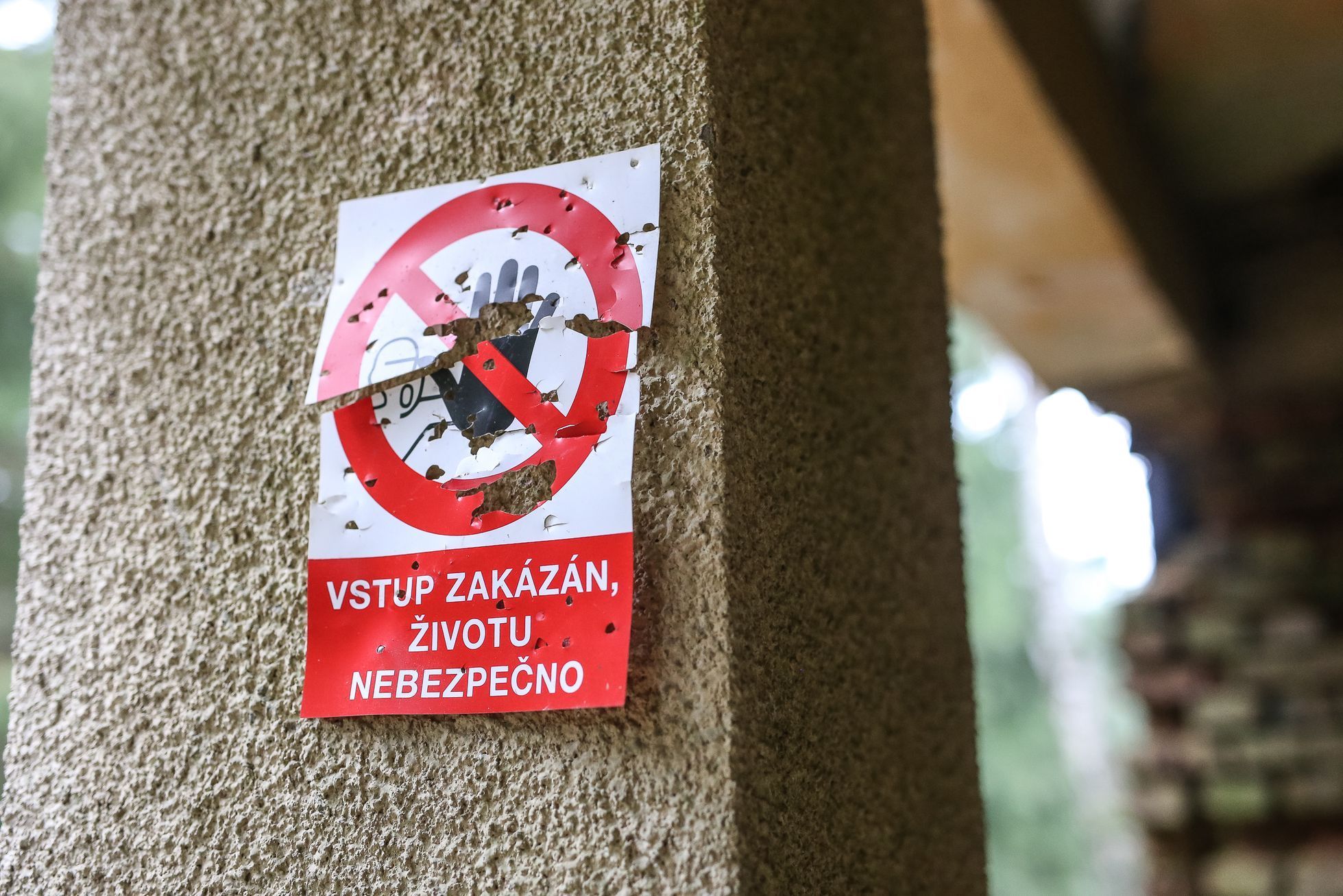 Demolice bývalého generálního štábu Sovětské armády v Ralsku