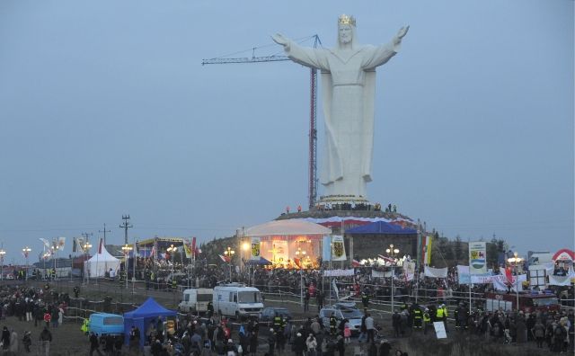 Největší Ježíš Kristus dokončen