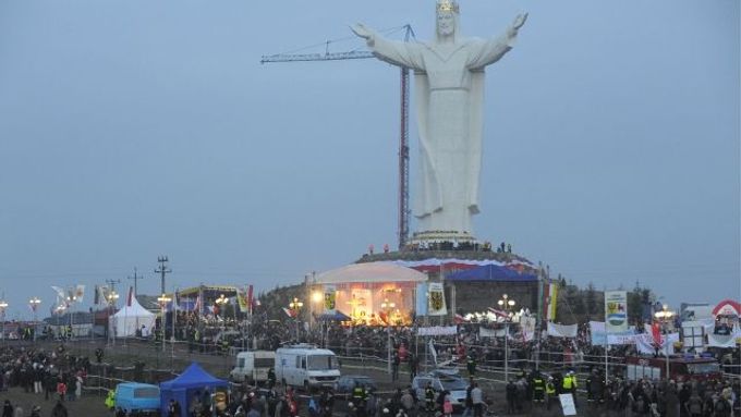 Největší socha Krista na světě stojí v polské Świebodzině