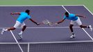 Maheš Bhúpathi (vlevo) a Rohan Bopanna