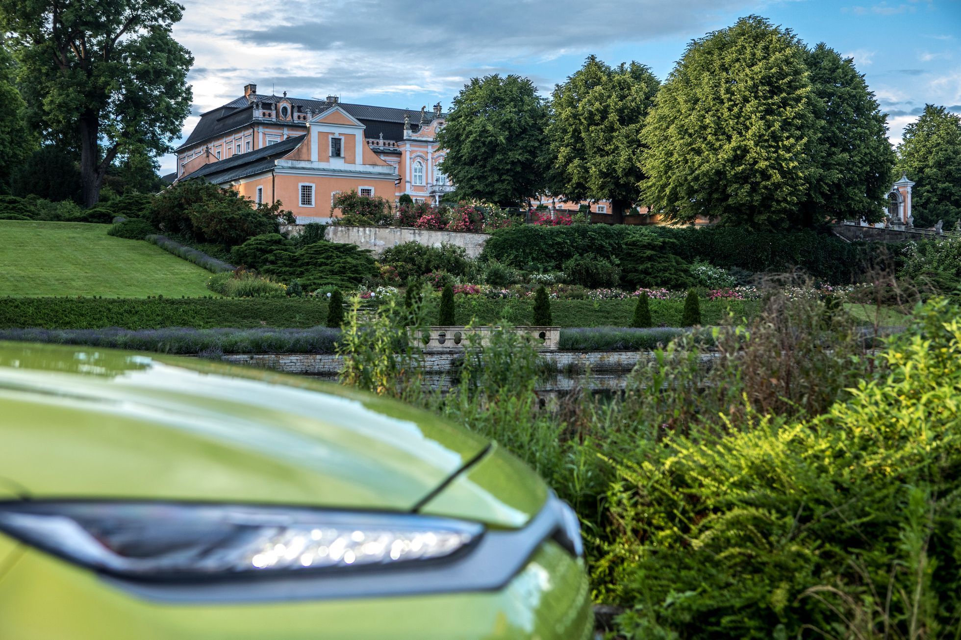 Hyundai Kona Electric cestopis 2020