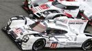 24 h Le Mans 2015: Nick Tandy, Porsche 919 Hybrid (19) a Marcel Fässler, Audi R18 e-tron quattro