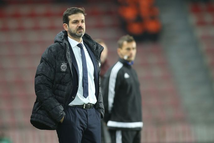 Trenér Sparty Andrea Stramaccioni při ligovém utkání s Baníkem Ostrava