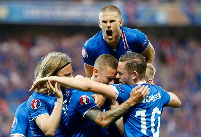 Euro 2016, Anglie-Island: radost hráčů Islandu