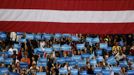 Supporters hold signs as U.S. President Barack Obama speaks at a campaign event at Fifth Third Arena at the University of Cincinnati, November 4, 2012. REUTERS/Larry Downing (UNITED STATES - Tags: POLITICS USA PRESIDENTIAL ELECTION ELECTIONS) Published: Lis. 5, 2012, 2:40 dop.