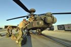 Bojových operací se účastnil jako kopilot bitevní helikoptéry Apache.