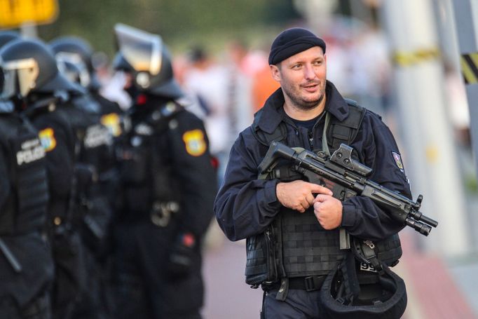 FNL, Baník-Opava: policie