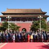 Vojenská přehlídka v Pekingu. Prezident Si Ťin-pching s hosty.
