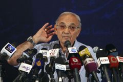 Mubarakův premiér může být jeho nástupcem, řekl soud