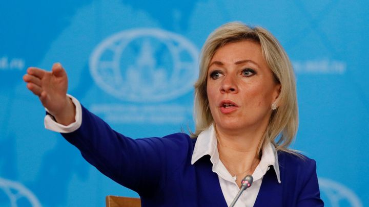 Tvář rozzlobeného Ruska. Mluvčí a vášnivá zahradnice Zacharovová spílá Česku; Zdroj foto: Reuters