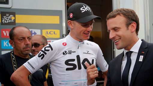 Tour de France 2017, 17. etapa: Chris Froome a Emmanuel Macron