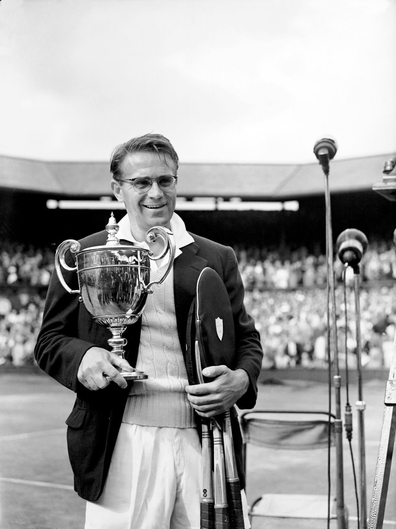 Jaroslav Drobný, vítěz Wimbledonu 1954