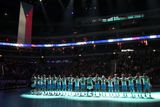 Před zápasem si čeští hráči spolu s fanoušky zazpívali v O2 areně hymnu.