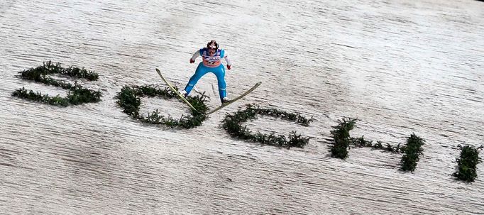 Norský skokan na lyžích Anders Bardal využil, stejně jako jeho soupeři ve Světovém poháru, šanci vyzkoušet si v Soči budoucí olympijské můstky.